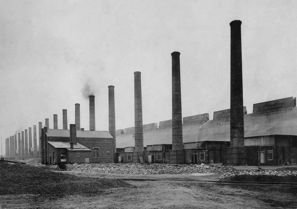Usine de production de zinc, Auby, vers 1880 ( ©  Archives municipales de la Ville d’Auby )